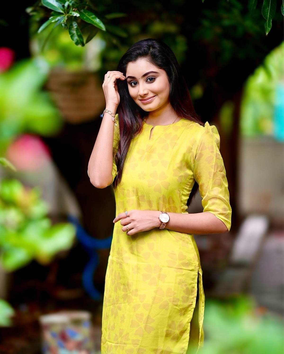 தீபாவளி வாழ்த்துகளுடன்... சம்யுதா!