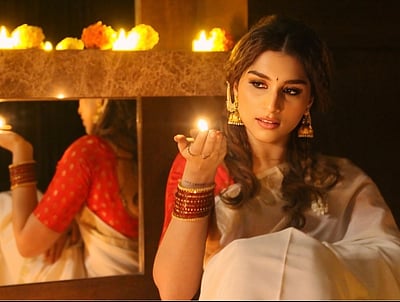 புன்னகை பூவே... ஆராதனா ராம் - புகைப்படங்கள்