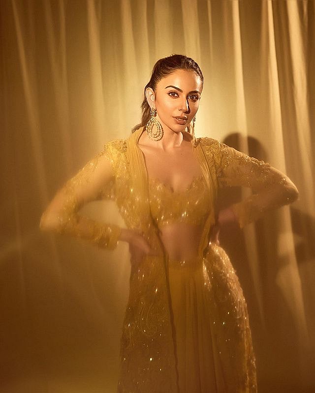 ஜொலிக்கும் பேரழகு.. ரகுல் ப்ரீத்