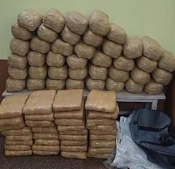 150 கிலோ கஞ்சா பறிமுதல்: 4 போ் கைது