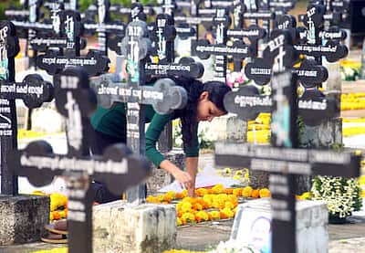 கல்லறையிலும் க்யூஆர் கோடு! நினைவலைகளைப் புதுப்பிக்க புதிய முயற்சி!!