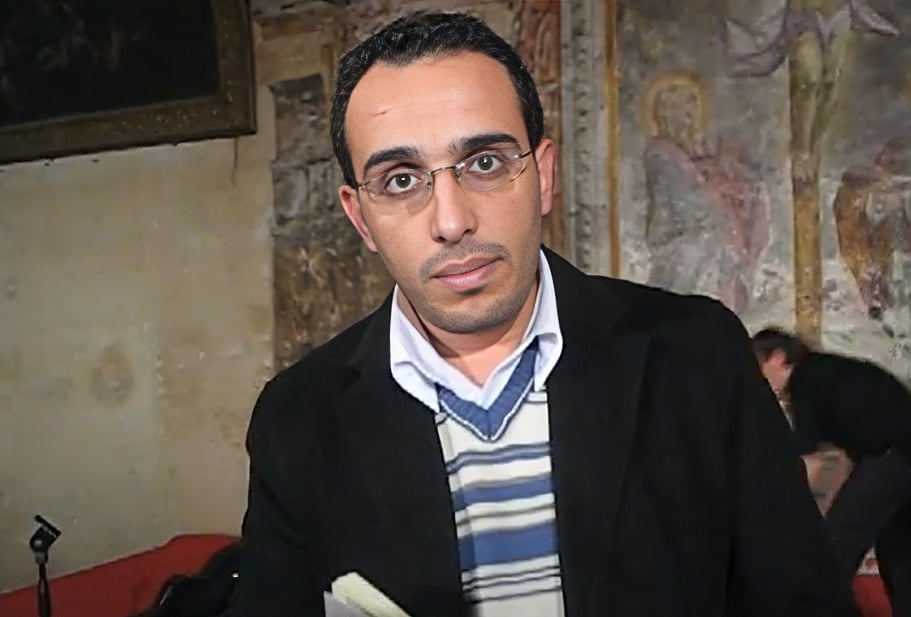 சொற்களால் வந்த சிறை! கவிதைதான் குற்றம் - 4