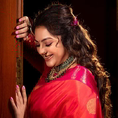 வந்தாள் மகாலட்சுமியே...மீனா!