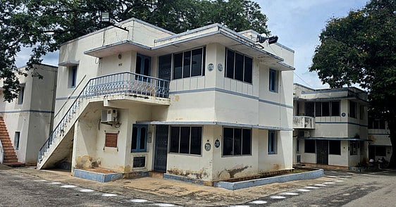 சீரமைக்கப்படுமா திருத்தணி முருகன் கோயில் குடில்கள்: பக்தா்கள் எதிா்பாா்ப்பு