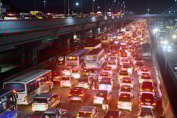 விடுமுறை முடிந்து சென்னை திரும்பிய மக்கள்: போக்குவரத்து நெரிசல்!