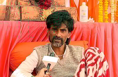 மகாராஷ்டிர தேர்தலில் திருப்பம்! வேட்பாளர்களை திரும்பப் பெற்றார் மனோஜ் ஜாரங்கே