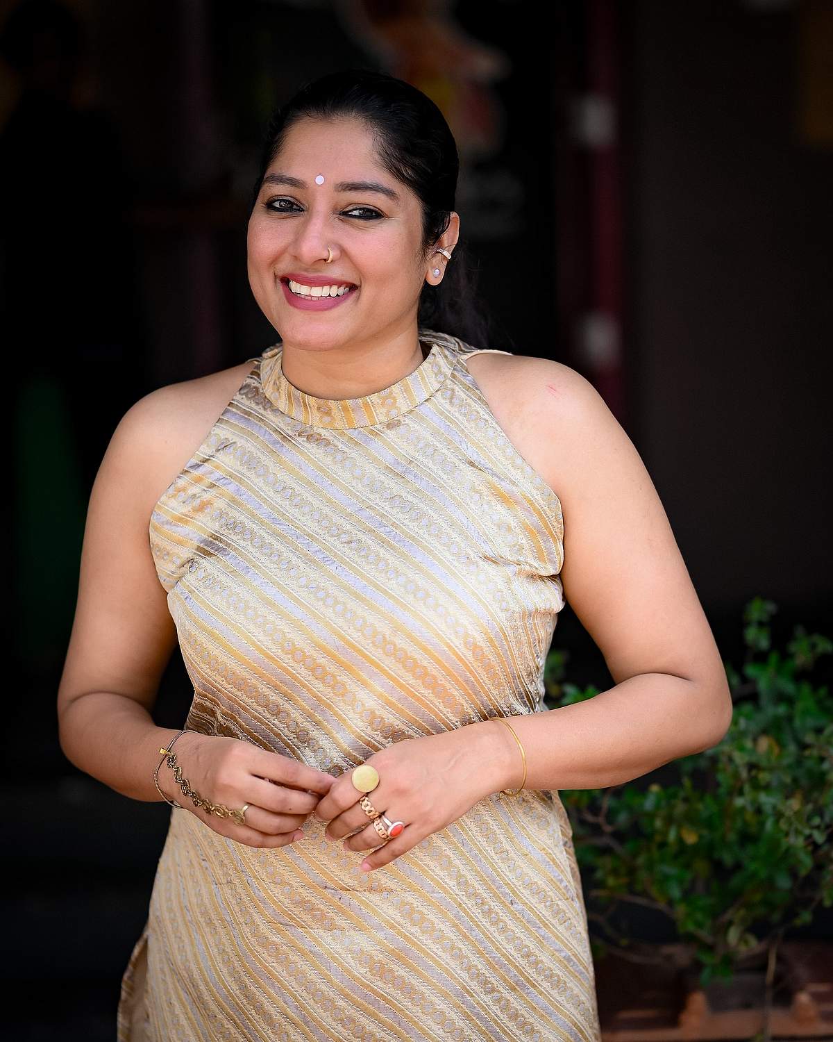புன்னகை பூவே... அனுமோள்!