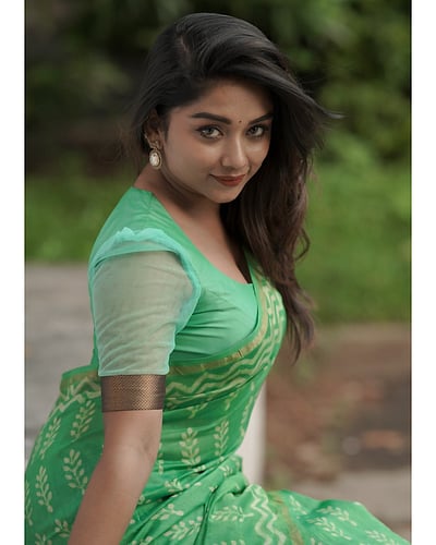 கண்ணால் பேசும் பெண்ணே... ப்ரீத்தி ஷர்மா!