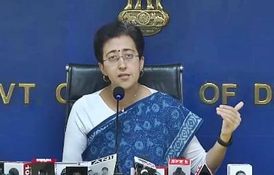 சத் கொண்டாட்டத்துக்காக பூர்வாஞ்சல் மக்கள் தில்லியை விட்டுச் செல்ல வேண்டாம்: அதிஷி