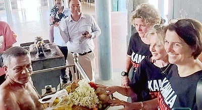 அமெரிக்க அதிபா் தோ்தல்: கமலா ஹாரிஸ் வெற்றிக்காக
மன்னாா்குடி குலதெய்வ கோயிலில் சிறப்பு பூஜை