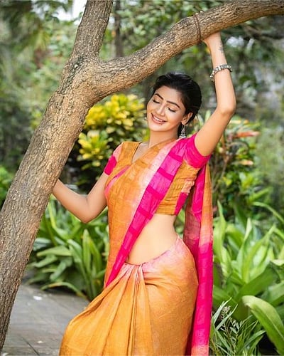 இதயம் முழுதும் கவிதை எழுது... சோனியா பன்சால்!