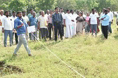 வளா்ச்சி திட்டப் பணிகள்: கள்ளக்குறிச்சி ஆட்சியா் ஆய்வு