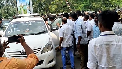 கோவையில் பரபரப்பு... முதல்வரை வழியனுப்ப வந்த திமுக நிர்வாகி மயக்கம்!