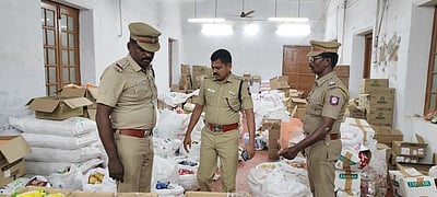 காவலா் பல்பொருள் அங்காடியில் தென்காசி எஸ்.பி. ஆய்வு