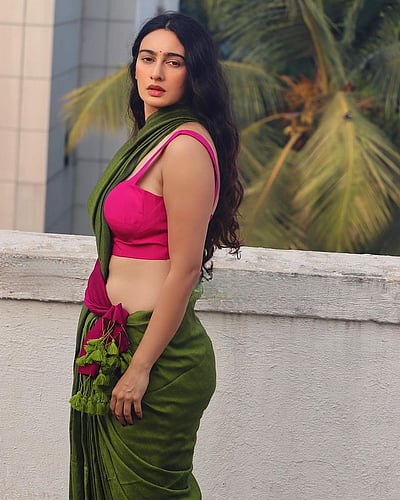 மாயப் பார்வை... மேகா சுக்லா