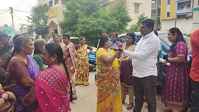 ஒசூரில் சீட்டு நடத்தி மோசடி: வீடு முற்றுகை