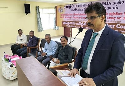 மீன் வளப் பல்கலை. தமிழ் ஆய்வறிக்கையால் மீனவா்கள் கூடுதல் பலனடைகின்றனா்: துணைவேந்தா் தகவல்