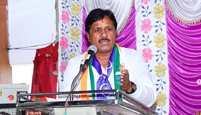 தேர்தலில் வென்றால் திருமணம் ஆகாதவர்களுக்கு திருமணம்: வேட்பாளரின் வினோத வாக்குறுதி!