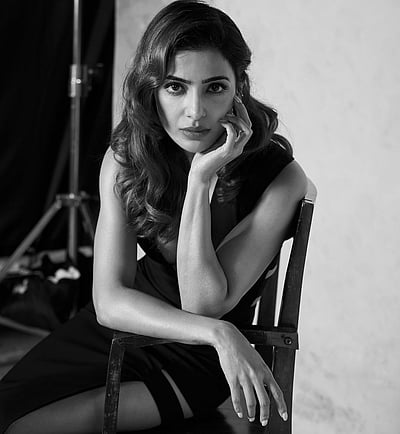 கறுப்பு வெள்ளையில் கனவின் நிழல்... சமந்தா!