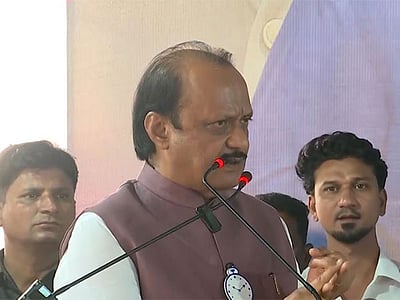 அஜீத் பவாரின் ரூ. 1,000 கோடி சொத்துகளை விடுவித்த வருமானவரித் துறை!