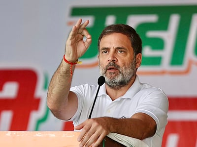 மக்களை மதரீதியாக துண்டாட பாஜக தீவிரம்: ராகுல் குற்றச்சாட்டு