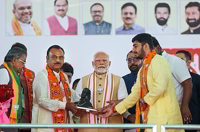 மகாராஷ்டிரத்தில் பிரதமர் மோடி: அனல் பறக்கிறது பிரசாரம்
