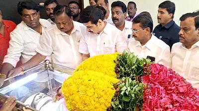 முன்னாள் எம்எல்ஏ கோவை செல்வராஜ் மறைவு: அமைச்சர் செந்தில்பாலாஜி அஞ்சலி