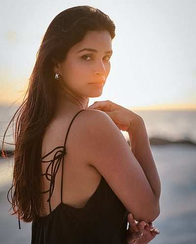 ஆகட்டும் விடு... சேத்னா பாண்டே!