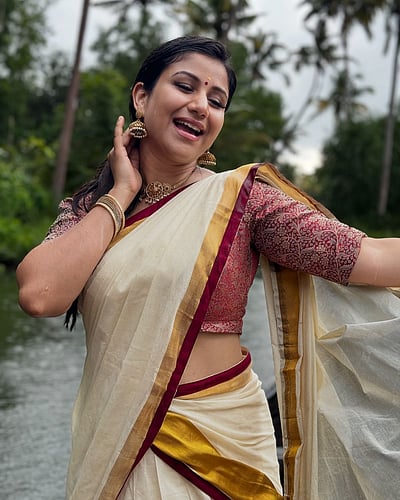 கண்ணே என் கண்மணியே.. ஆல்யா மானசா!