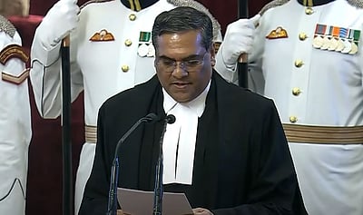 உச்சநீதிமன்ற தலைமை நீதிபதியாக சஞ்சீவ் கன்னா பதவியேற்பு!