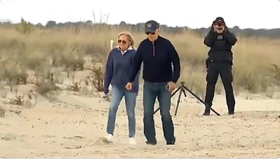 கடற்கரையில் நடக்க முடியாமல் தடுமாறும் அதிபர் ஜோ பைடன்! விடியோ