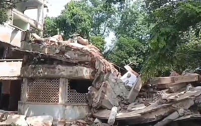 சென்னையில் 60 ஆண்டுகள் பழமையான கட்டடம் இடிந்து விழுந்து விபத்து!