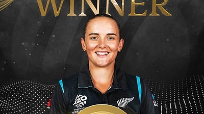 ஐசிசி அக்டோபர் மாதத்துக்கான சிறந்த வீராங்கனை அமெலியா கெர்!