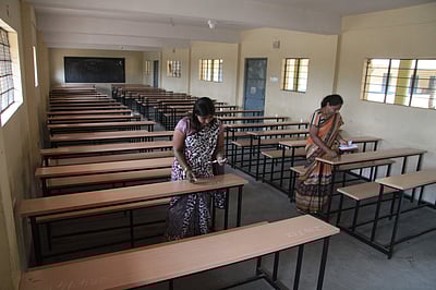 ஒரு ஆசிரியர் மட்டுமே பணியாற்றும் 6,158 அரசுப் பள்ளிகள்! 