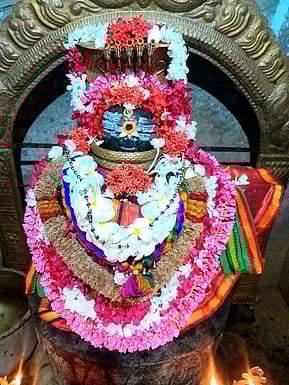 பரமத்தி வேலூா் வட்டத்தில் ஐப்பசி வளா்பிறை பிரதோஷ விழா