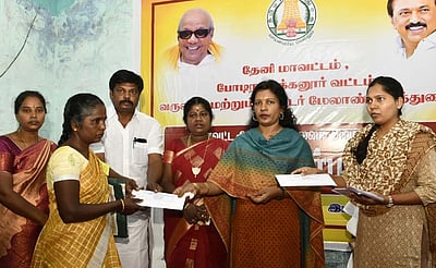 மலை கிராமத்தில் மக்கள் தொடா்பு முகாம்:  ரூ.1.30 கோடியில் நலத்திட்ட உதவிகள்