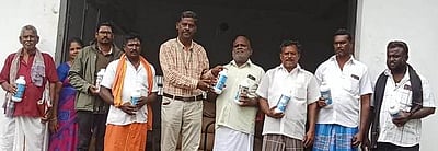 விவசாயிகளுக்கு மானிய விலையில் வேம்பு மூலக்கூறு விநியோகம்