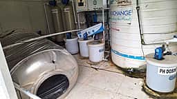 தில்லி இஸ்ரேல் முகாமில் குடிநீா் தட்டுப்பாடு: அரசுக்கு தேவேந்தா் யாதவ் கடிதம்