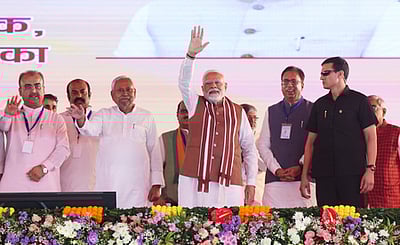 இடஒதுக்கீட்டை ஒழிக்க ராகுல் சதி-
பிரதமா் மோடி குற்றச்சாட்டு