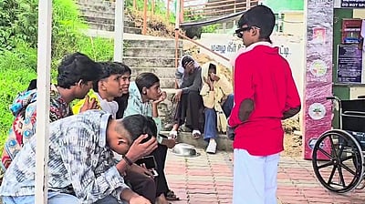 கொடைக்கானலுக்கு சுற்றுலா வந்த கேரளப் பள்ளி மாணவா்கள் சுகவீனம்