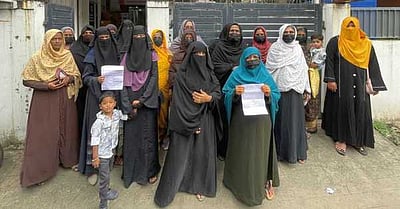 காா் குண்டு வெடிப்பு வழக்கில் கைதானவா்களை சிறையில் துன்புறுத்துவதாக குடும்பத்தினா் புகாா்