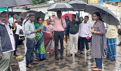 உழவா் சந்தை, வேளாண் ஒழுங்குமுறை விற்பனைக் கூடத்தில் ஆட்சியா் ஆய்வு