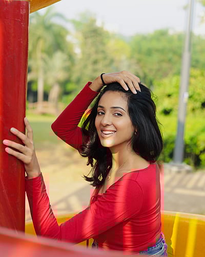 உள் இருக்கும் குழந்தைக்கு வயதில்லை... ரியா சுமன்!