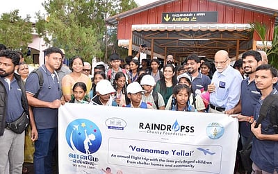 சேலத்துக்கு விமானத்தில் வந்த ஏழைக் குழந்தைகளுக்கு வரவேற்பு