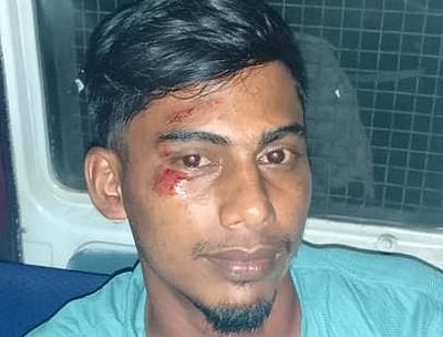 ஆயுதங்களுடன் திரிந்த 5 இளைஞா்கள் கைது