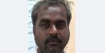 வியாபாரியை தாக்கி மிரட்டியவா் தடுப்புக் காவலில் கைது