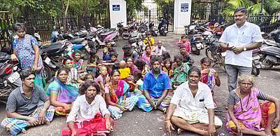 இலவச வீட்டுமனை பட்டா கோரி புதுச்சேரி சட்டப்பேரவை முற்றுகை