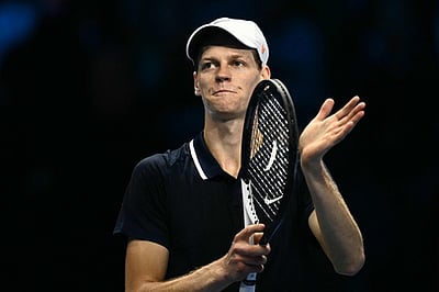 சின்னா், ஸ்வெரெவுக்கு ‘ஹாட்ரிக்’ வெற்றி: அரையிறுதிக்கும் தகுதி