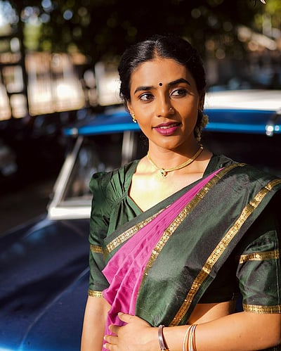 பொட்டு வைத்த வட்ட முகம் என்ன முகமோ... சப்தமி கௌட!