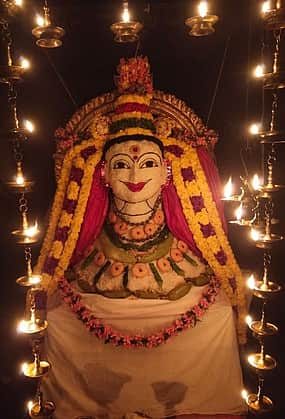 திருக்கோடீஸ்வரா் கோயிலில் அன்னாபிஷேகம்